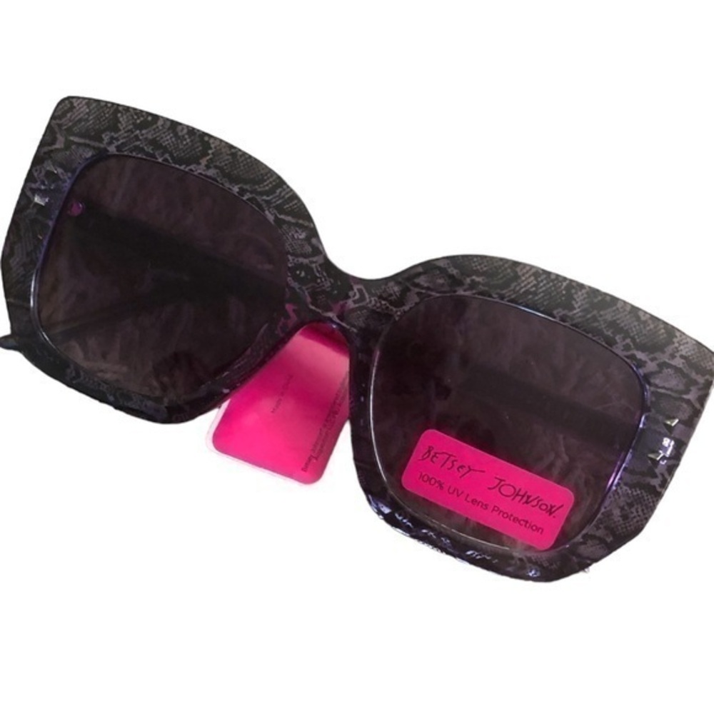 NWT Betsey Johnson purple serpentine sunglasses